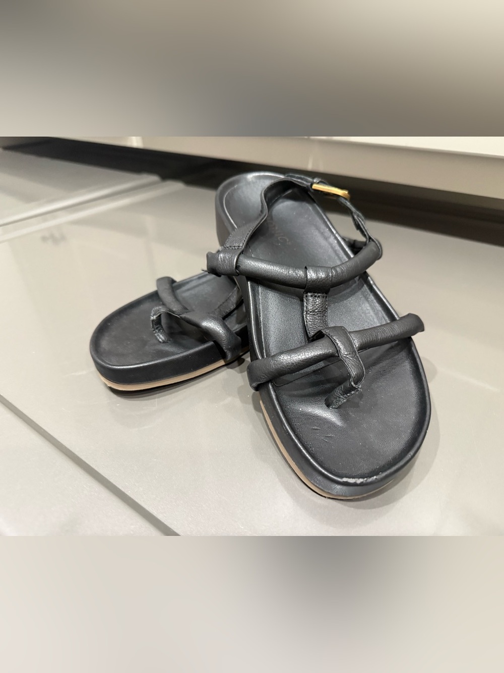 Vionic sandals size 7